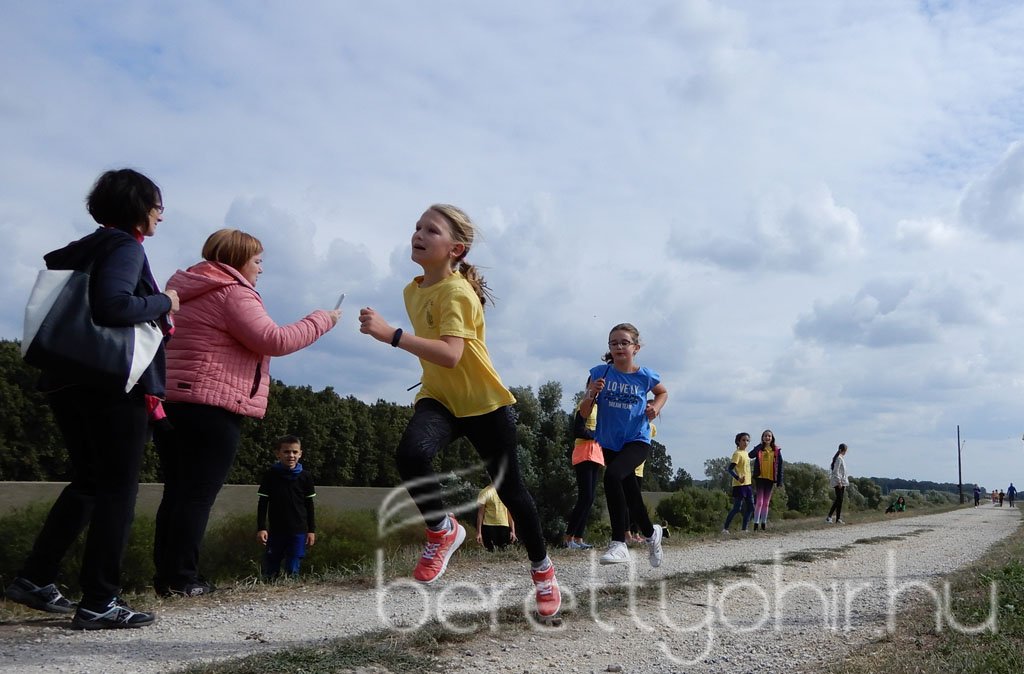 Mezei futóbajnokság Berettyóújfaluban 49